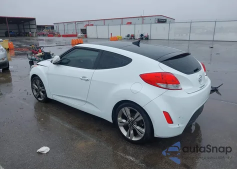 2016 Hyundai Veloster z USA, uszkodzony, nr VIN KMHTC6AD2GU289356
